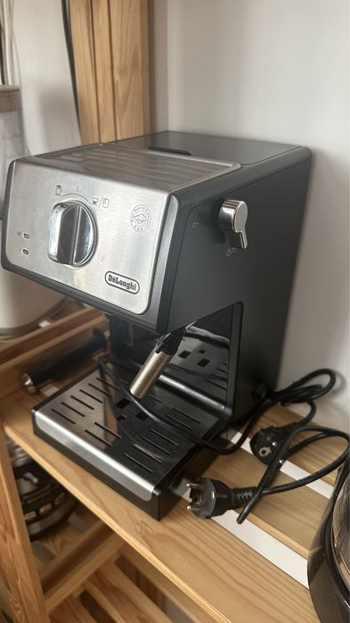 Кофеварка Delonghi