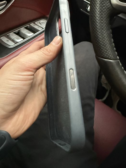 Оргинальный чехол iphone  16 pro max