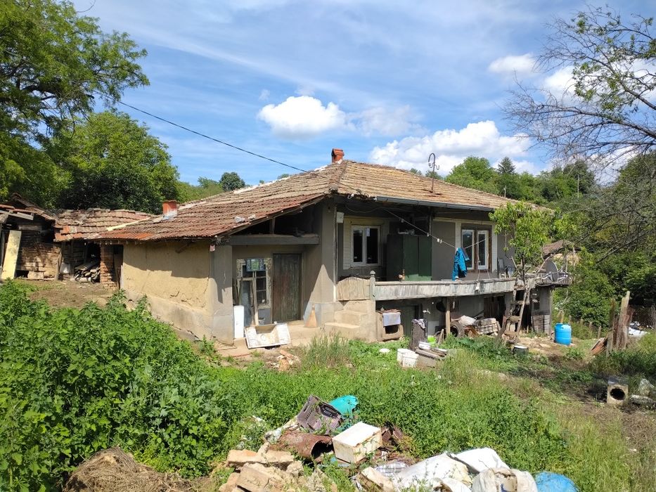 Продава се къща в с.Срацимир
