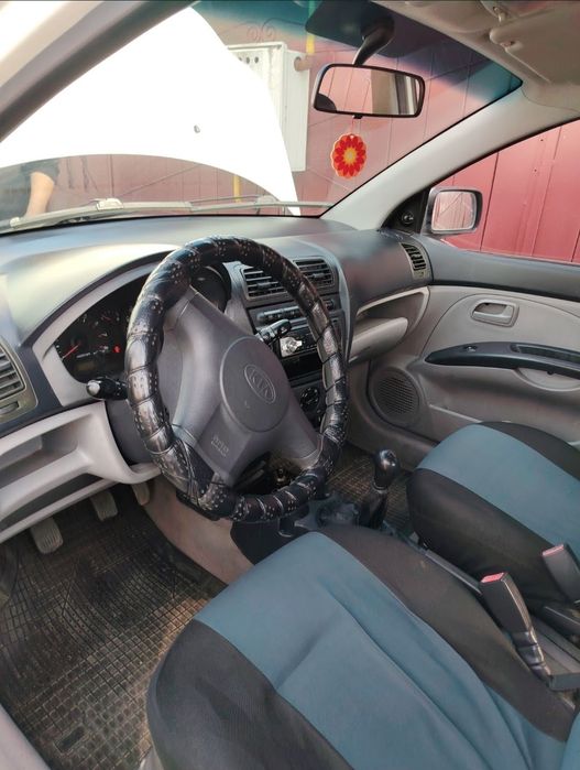 Vând Kia Picanto