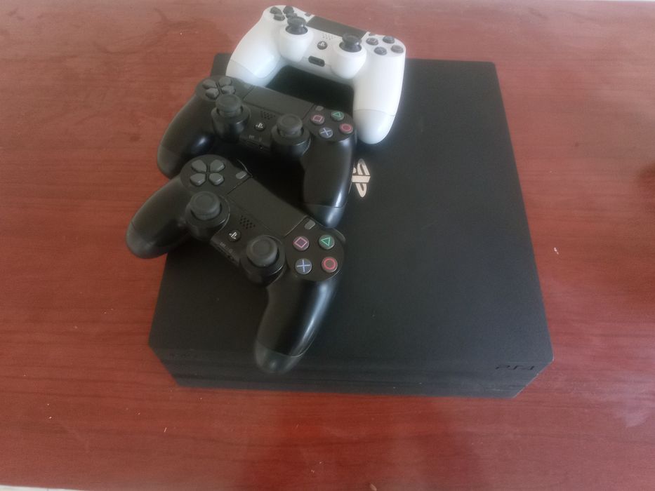 Ps4proʻ 1tr 3ta joʻstik bor