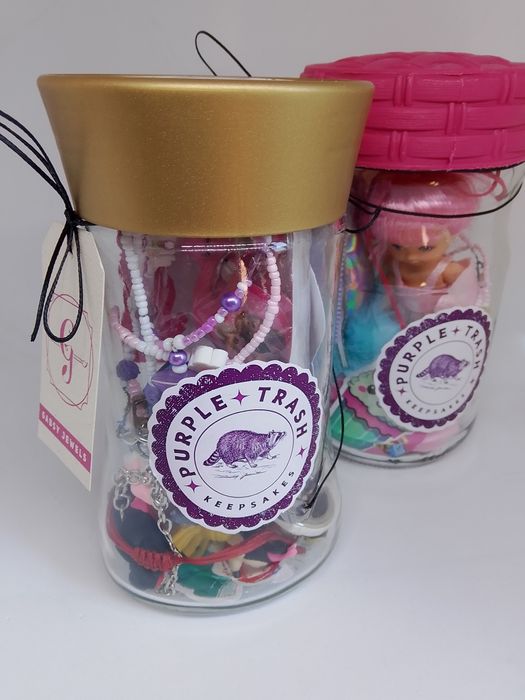 Бурканче с бижута