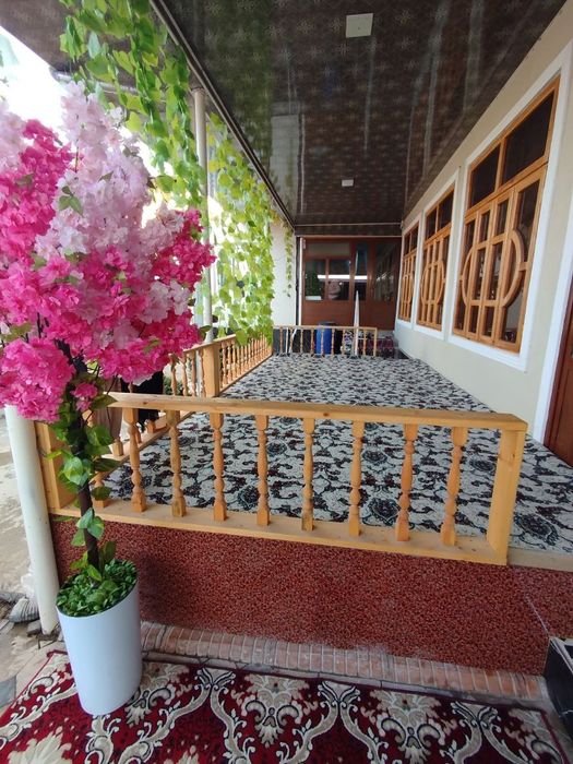 Parkent uy nilufarda sotiladi