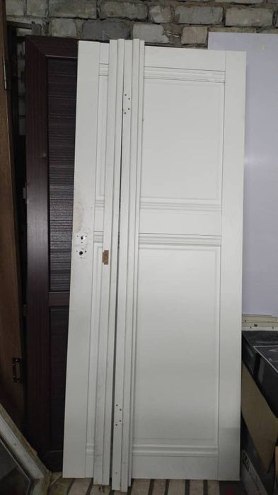 Продам двери,окна,. Б/У. Срочно.