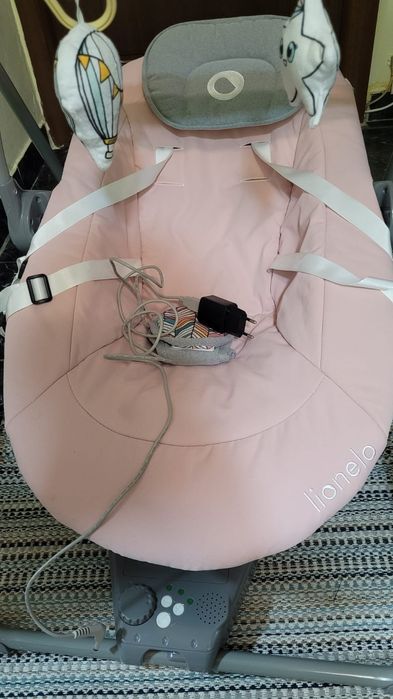 Vând balansoar Lionelo