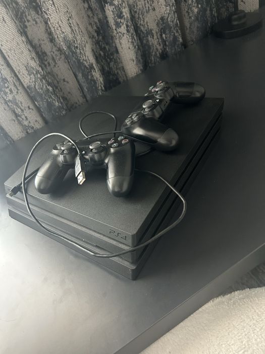 PlayStation 4 pro  +17 jocuri