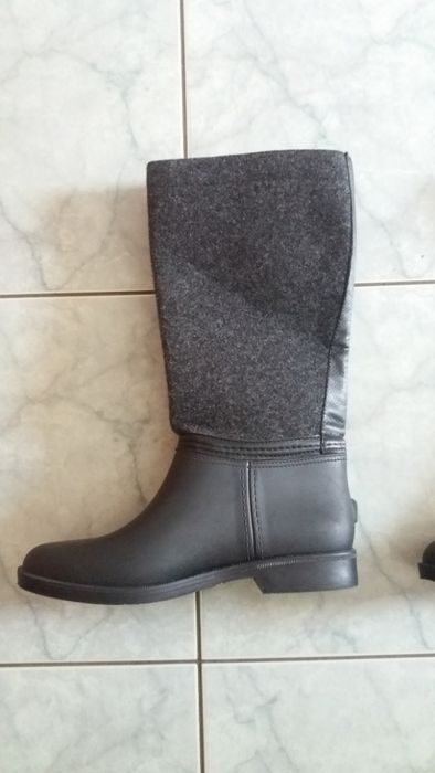 Vand cizme din guma.