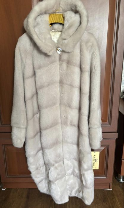 Шуба новая этикетом