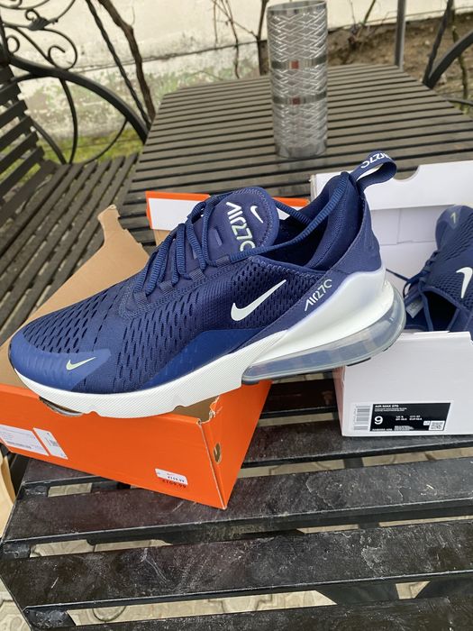 Adidasi Nike Air max 270
