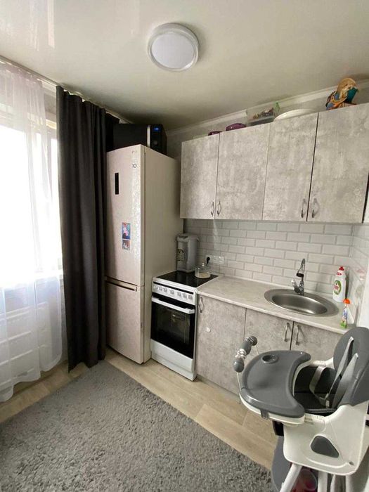 Продам 2 ком Уют 16,900 4 эт 48 кв.