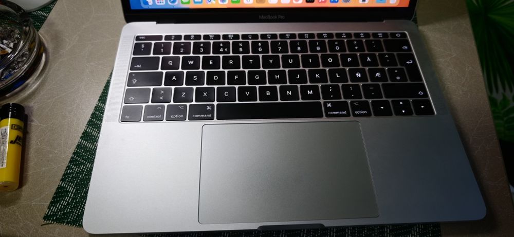 Apple MacBook Pro Retina 13” 2017 – i5 2.3GHz, 8GB RAM, SSD 256GB