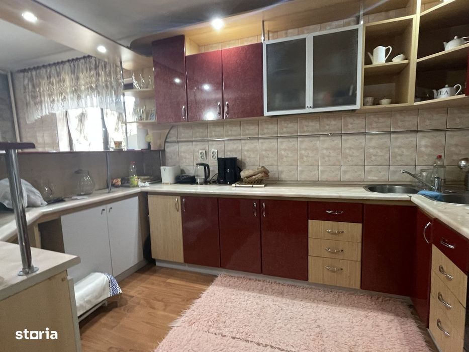 Casa 8 camere– Savinesti