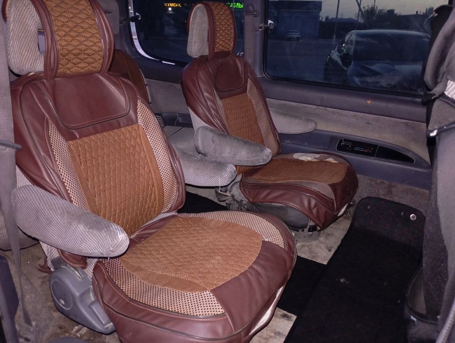 Ниссан Серена с23