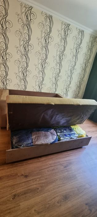 Продам диван в  хорошем  состоянии