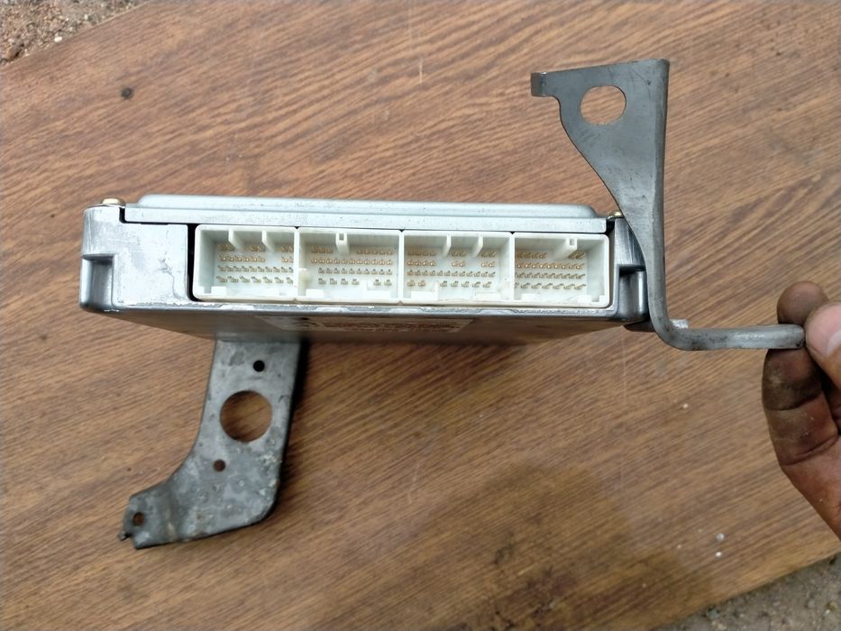 Продам ЭБУ Тайота Авенсис