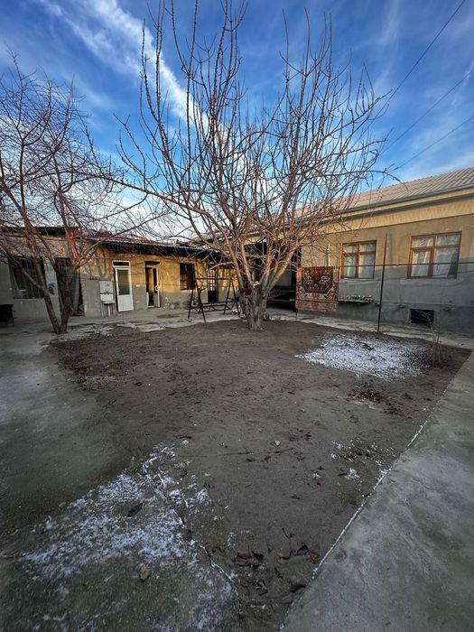 Uy sotiladi Nazarbek