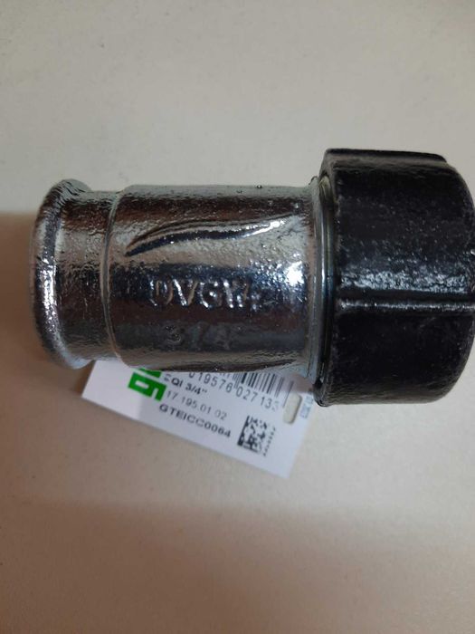 Чисто нови водопроводни части QI 3/4" и преход Ф20-3/4"