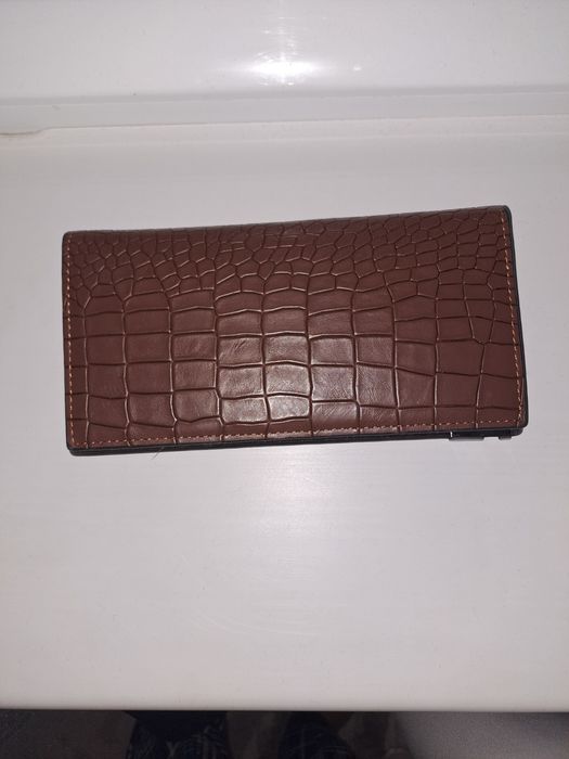 Кожаный коричневый кошелек
