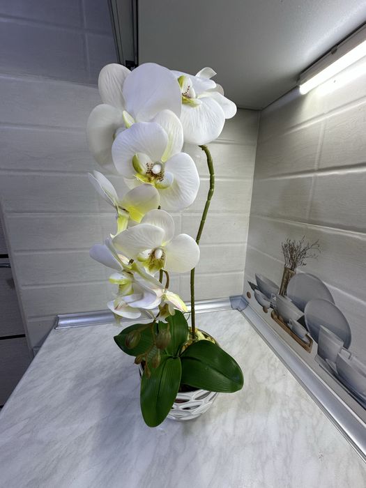 Композиции из искусственных цветов