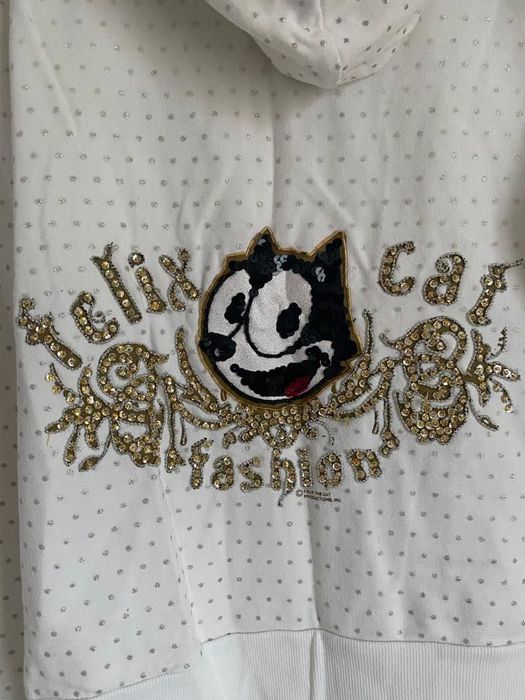 Суичър Бял с Декоративни Нашивки с Пайети