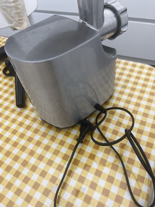 Продам мясорубку Кенвуд