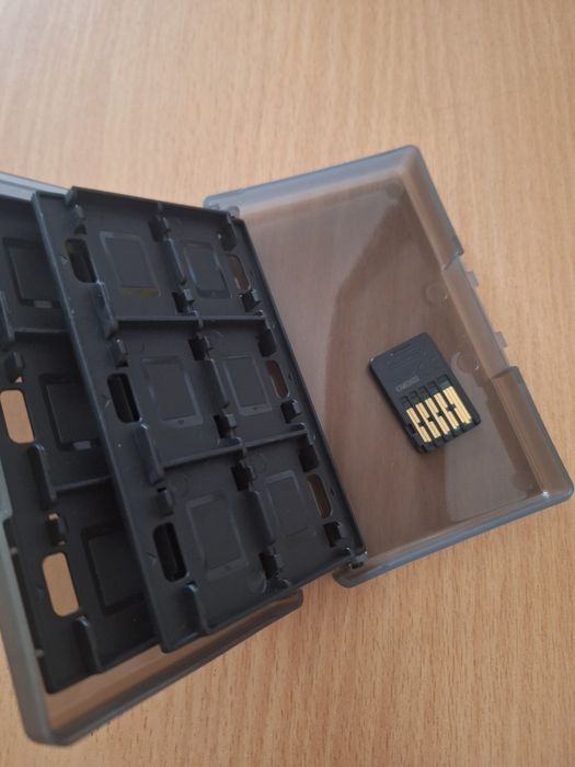 Switch game triangle strategy în carcasă de 24 de locuri