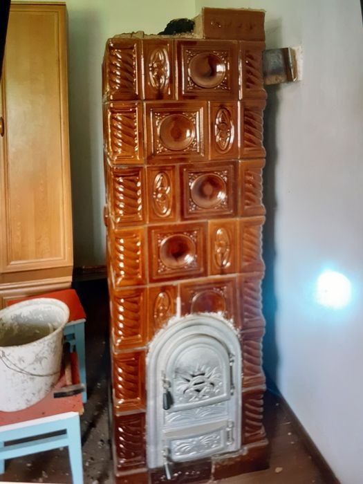 Soba teracota cu bazin pentru încălzire cu calorifere