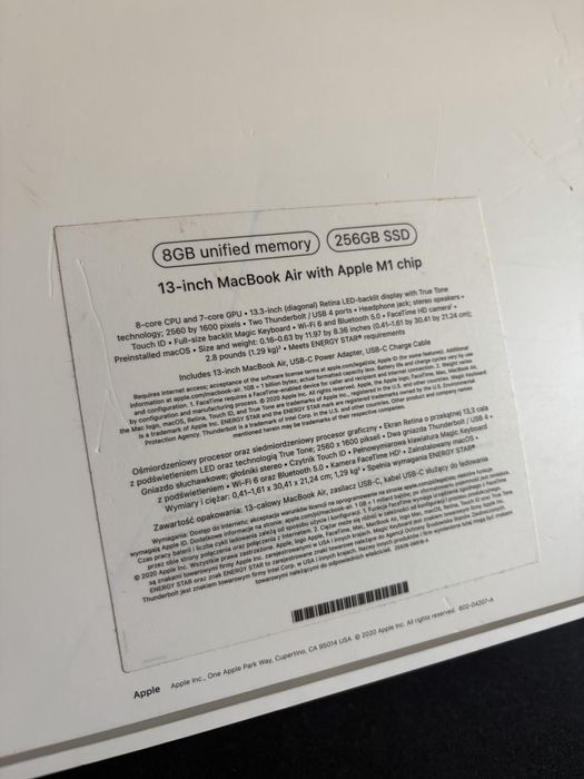 MacBook Air M1, 100% baterie, nedesfacut