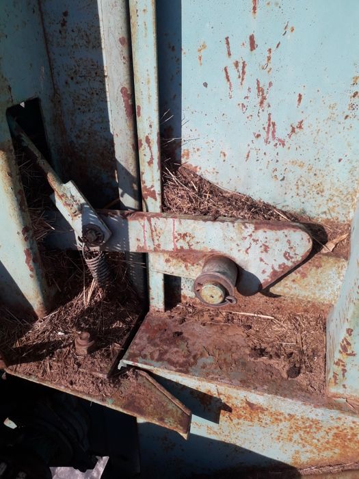 пресс-подборщик в отличном состоянии