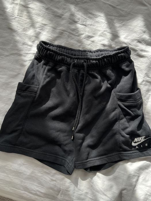 Къси спортни гащи Nike