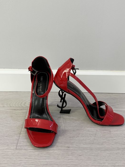 Туфли разные в идеальном состоянии