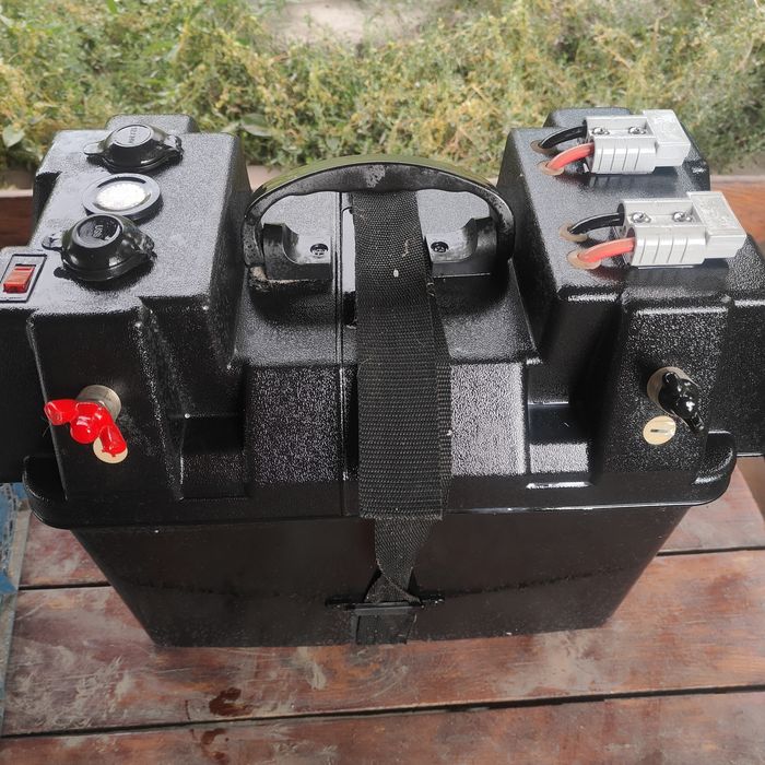 Бокс для аккумулятора (повер банк)