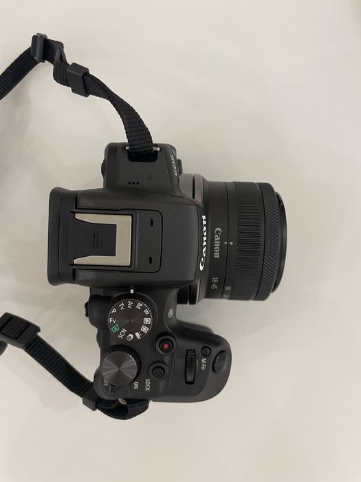 Canon EOS R10 Kit 18-45mm