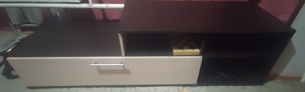 Продам ТВ тумбу в хорошем состоянии