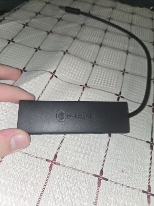 USB hub Чисто нов