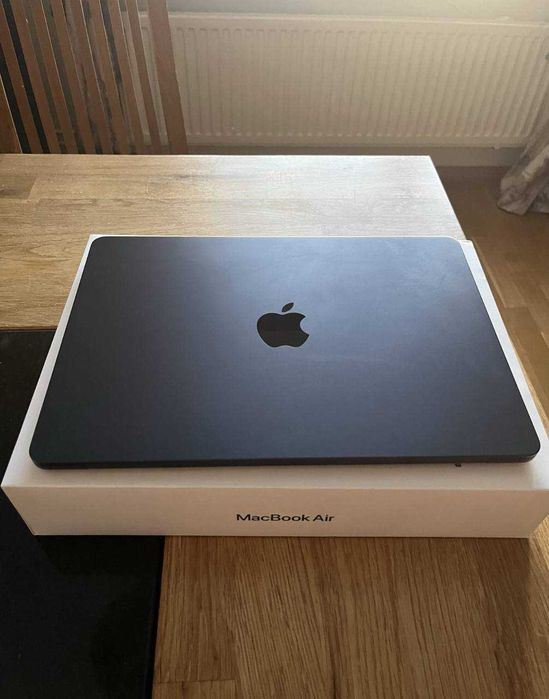 Ноутбук MacBook Air 13 - Midnight M3