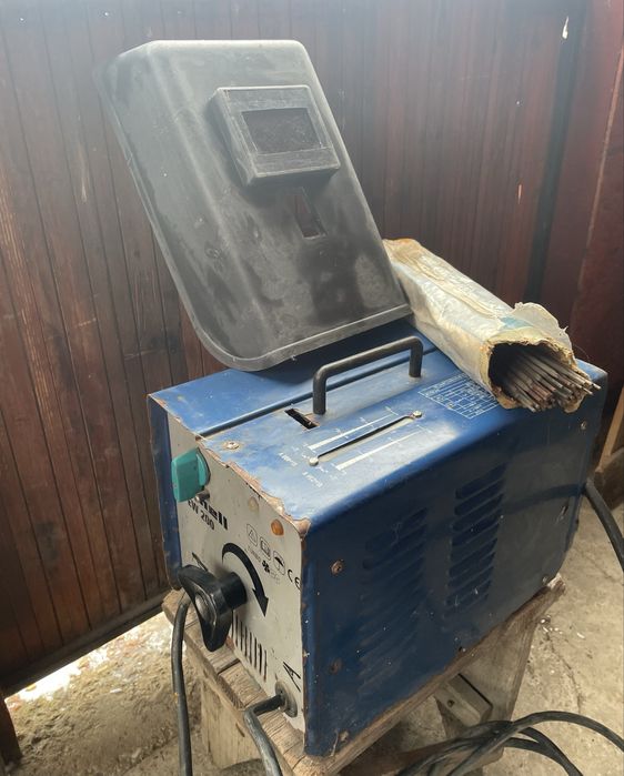 Vand aparat de sudura cu electrod