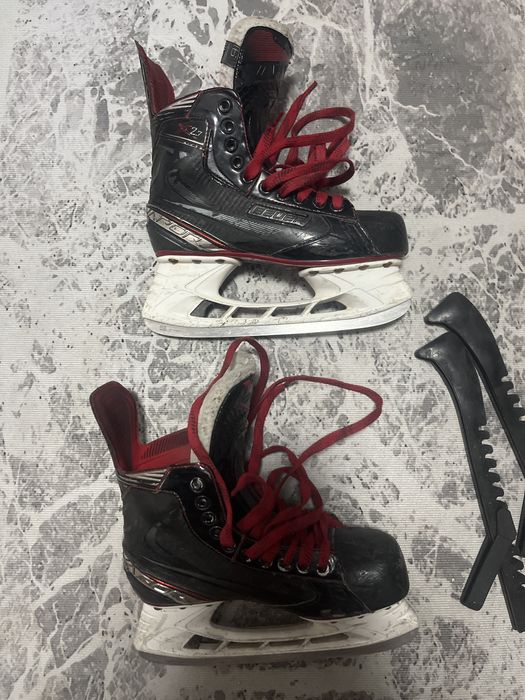 Продам коньки BAUER VAPOR X 2.7