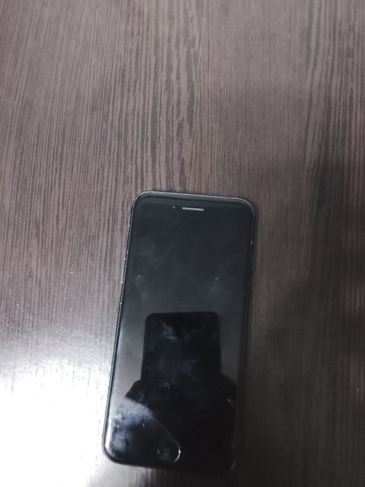 Продам Айфон 7 100проц акум