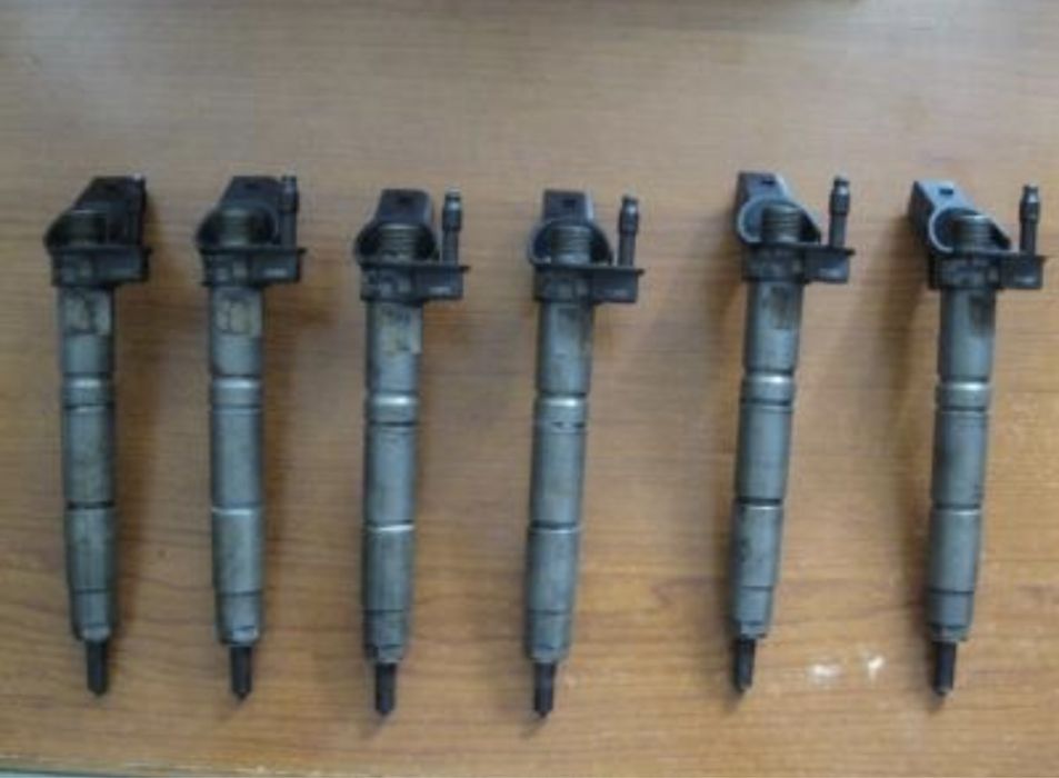 Injectoare 3.0 CRD  Jeep Grand Cherokee 2005/2010 Pret 3000 lei setul