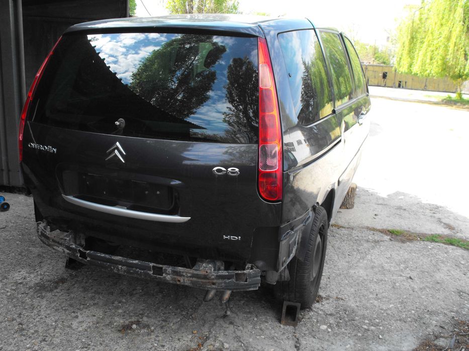 Ситроен С8 на части