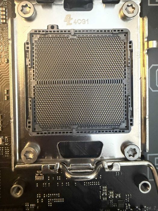 Asus ROG Strix B650E-E Gaming WIFI и Ryzen 7 7700X