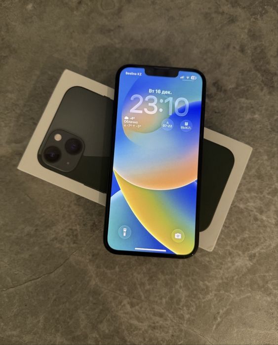 iPhone 13 в хорошем состоянии