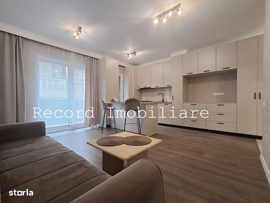 Apartament 2 camere, et.1, lift, parcare str.Eroilor, Floresti