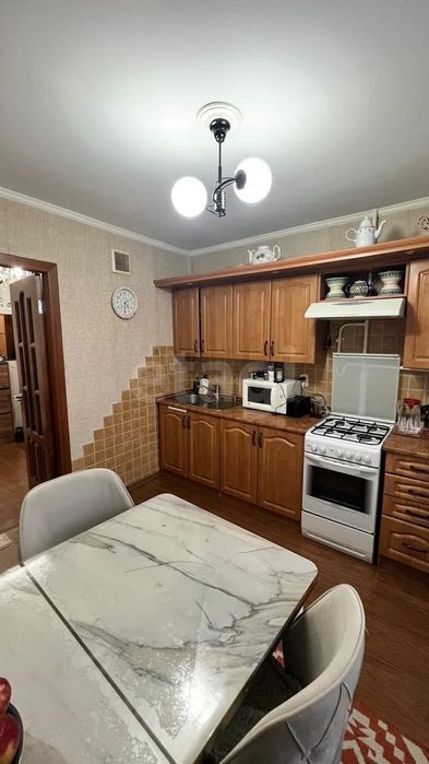 Продам 3 ком квартиру,в районе 8 школы