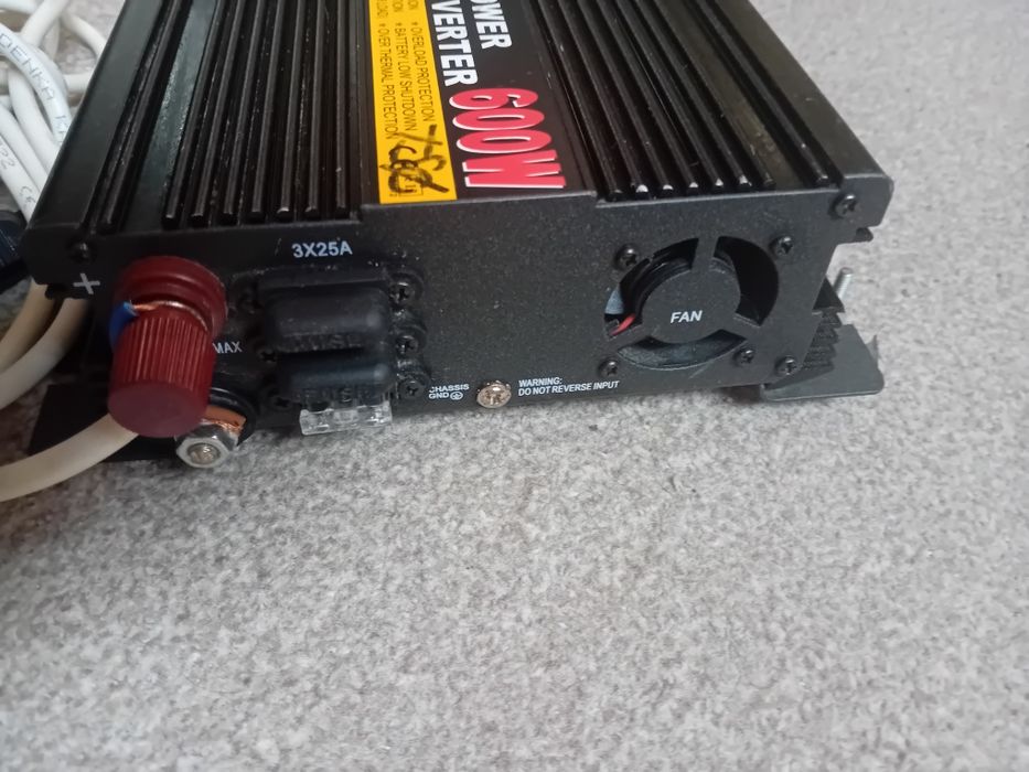 Инвертор 600W 220v