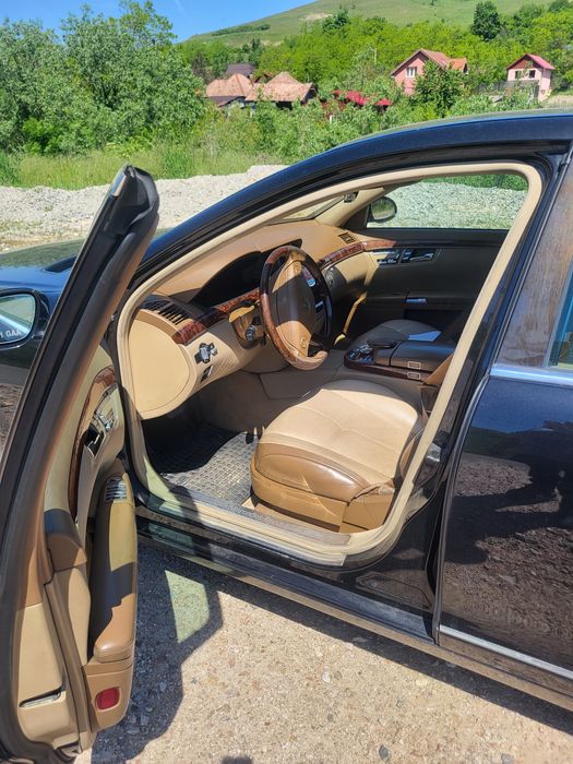Vând Mercedes S 320