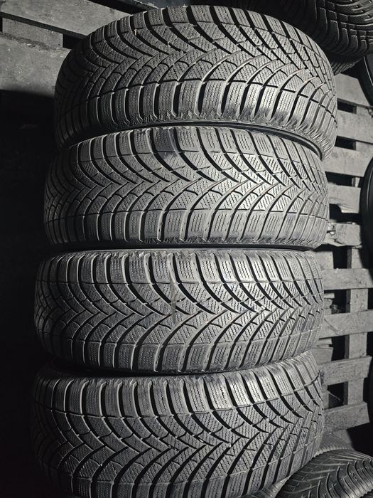 Anvelope 205/60 R16 SEMPERIT de iarna 2024
