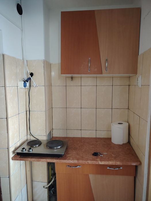 Pers fizica închiriez camera camin