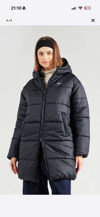 Чисто ново яке Nike